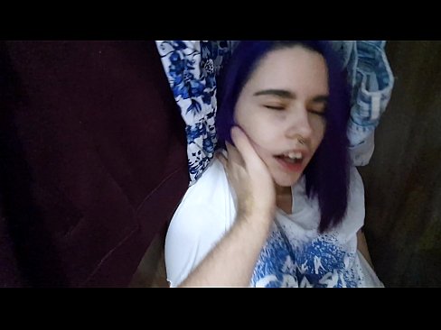 ❤️ Nire ahizpa armairuan aurkitu eta lagundu zion esperma Sexua pornoan eu.sexvideogif.ru ❌️❤